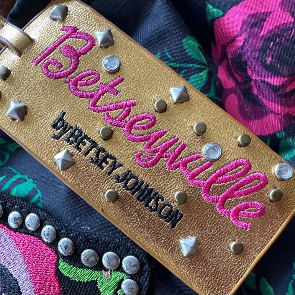 Betseyville shoulder bag in good used condition. Y2K - Picture 2 of 6